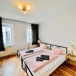 Central City Apartman *
